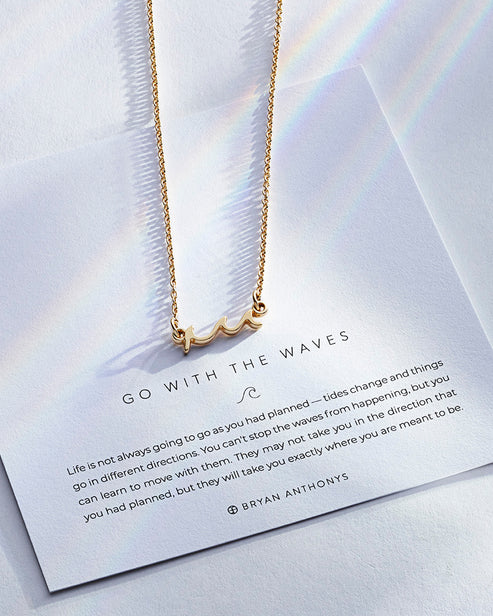 Go With The Waves Necklace Gold