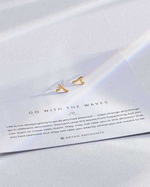 Go With The Waves Earrings Gold